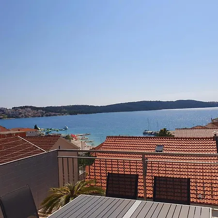 Apartments Krizanac Trogir Exterior photo