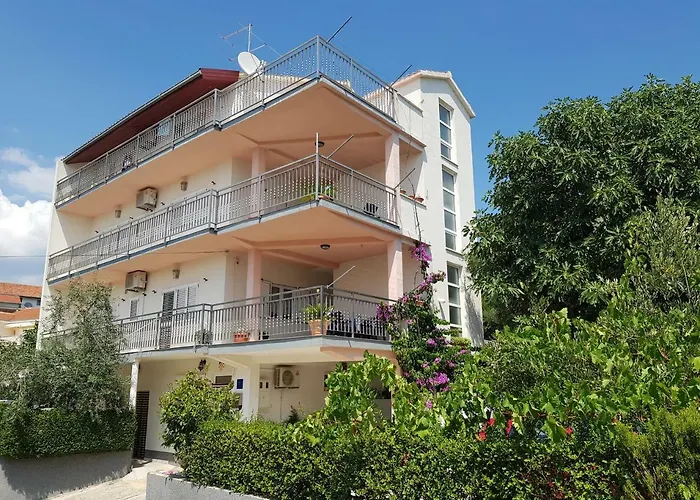 Apartments Krizanac